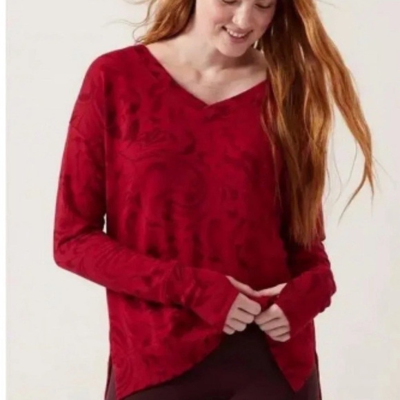 Athleta Tops - Athleta Coaster Luxe V-Neck Sweatshirt – Agate Red Paisley (Size Small)